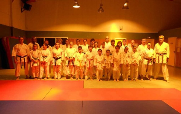 Toussaint 2013 photos de groupe au Dojo